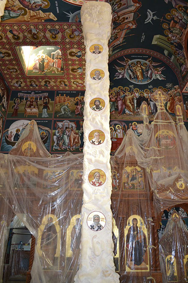 Вајарски бетон, црква Свете Петке  на пет језера,Бијељина, стуб -стабло лозе,основа 1,50цмx1,50цм x 9 м висине