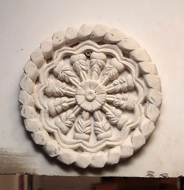 Вајарски бетон,одливак розете дименз.25цм,мотив са Лазарице Крушевац,2012